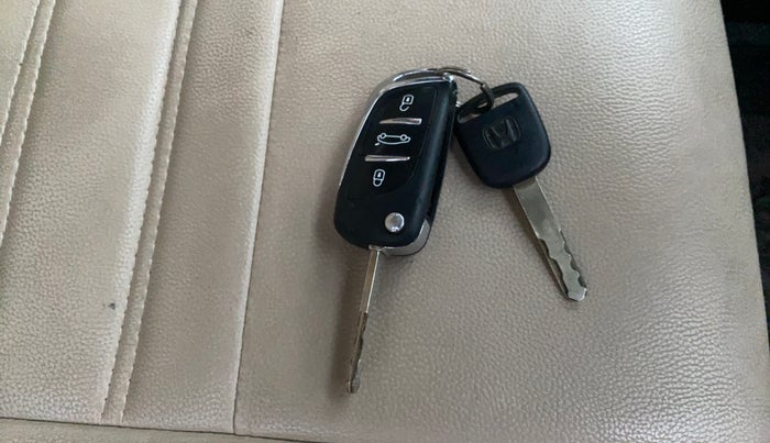 2014 Honda Brio S MT, Petrol, Manual, 37,900 km, Key Close Up