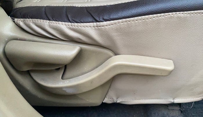 2014 Honda Brio S MT, Petrol, Manual, 37,900 km, Driver Side Adjustment Panel