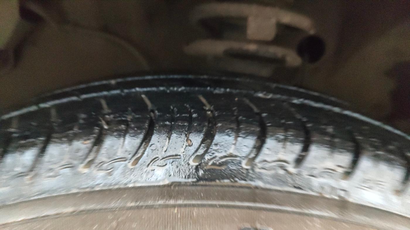 2020 Maruti S PRESSO VXI AMT, Petrol, Automatic, 32,582 km, Left Front Tyre Tread