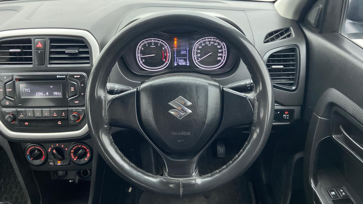 2021 Maruti Vitara Brezza LXI, Petrol, Manual, 45,332 km, Steering Wheel Close Up
