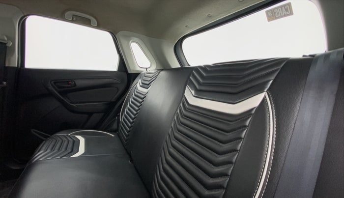 2021 Maruti Vitara Brezza LXI, Petrol, Manual, 45,332 km, Right Side Rear Door Cabin