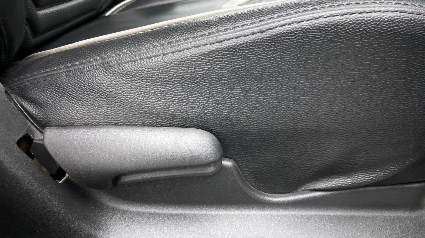2021 Maruti Vitara Brezza LXI, Petrol, Manual, 45,332 km, Driver Side Adjustment Panel