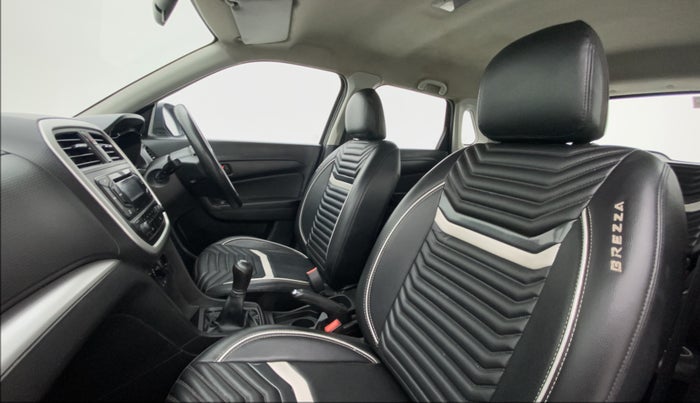 2021 Maruti Vitara Brezza LXI, Petrol, Manual, 45,332 km, Right Side Front Door Cabin