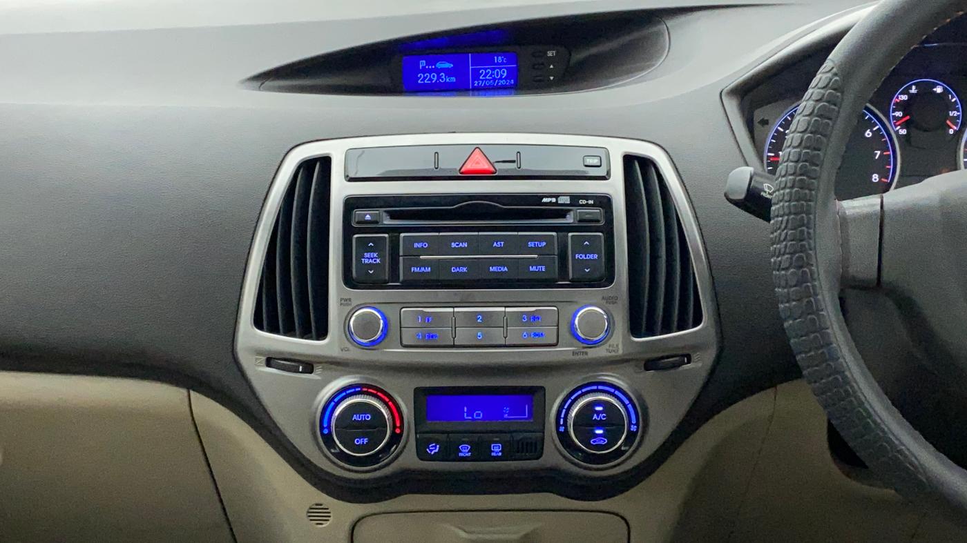 2013 Hyundai i20 MAGNA (O) 1.2, Petrol, Manual, 59,653 km, Air Conditioner