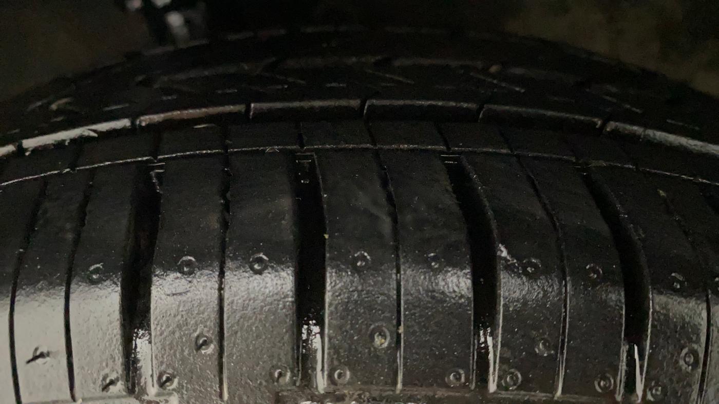 2013 Hyundai i20 MAGNA (O) 1.2, Petrol, Manual, 59,653 km, Left Front Tyre Tread