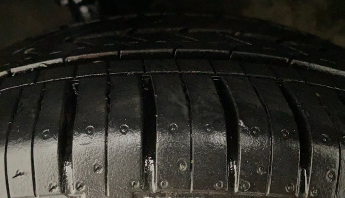 2013 Hyundai i20 MAGNA (O) 1.2, Petrol, Manual, 59,653 km, Left Front Tyre Tread