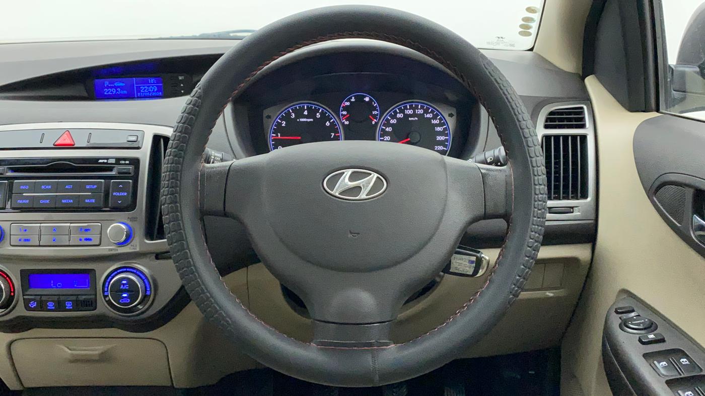 2013 Hyundai i20 MAGNA (O) 1.2, Petrol, Manual, 59,653 km, Steering Wheel Close Up