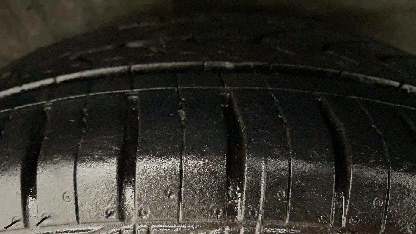 2013 Hyundai i20 MAGNA (O) 1.2, Petrol, Manual, 59,653 km, Right Rear Tyre Tread