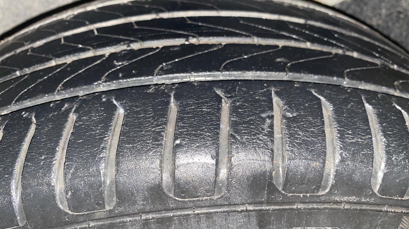 2021 Volkswagen T-ROC 1.5 TSI AT, Petrol, Automatic, 79,886 km, Left Front Tyre Tread