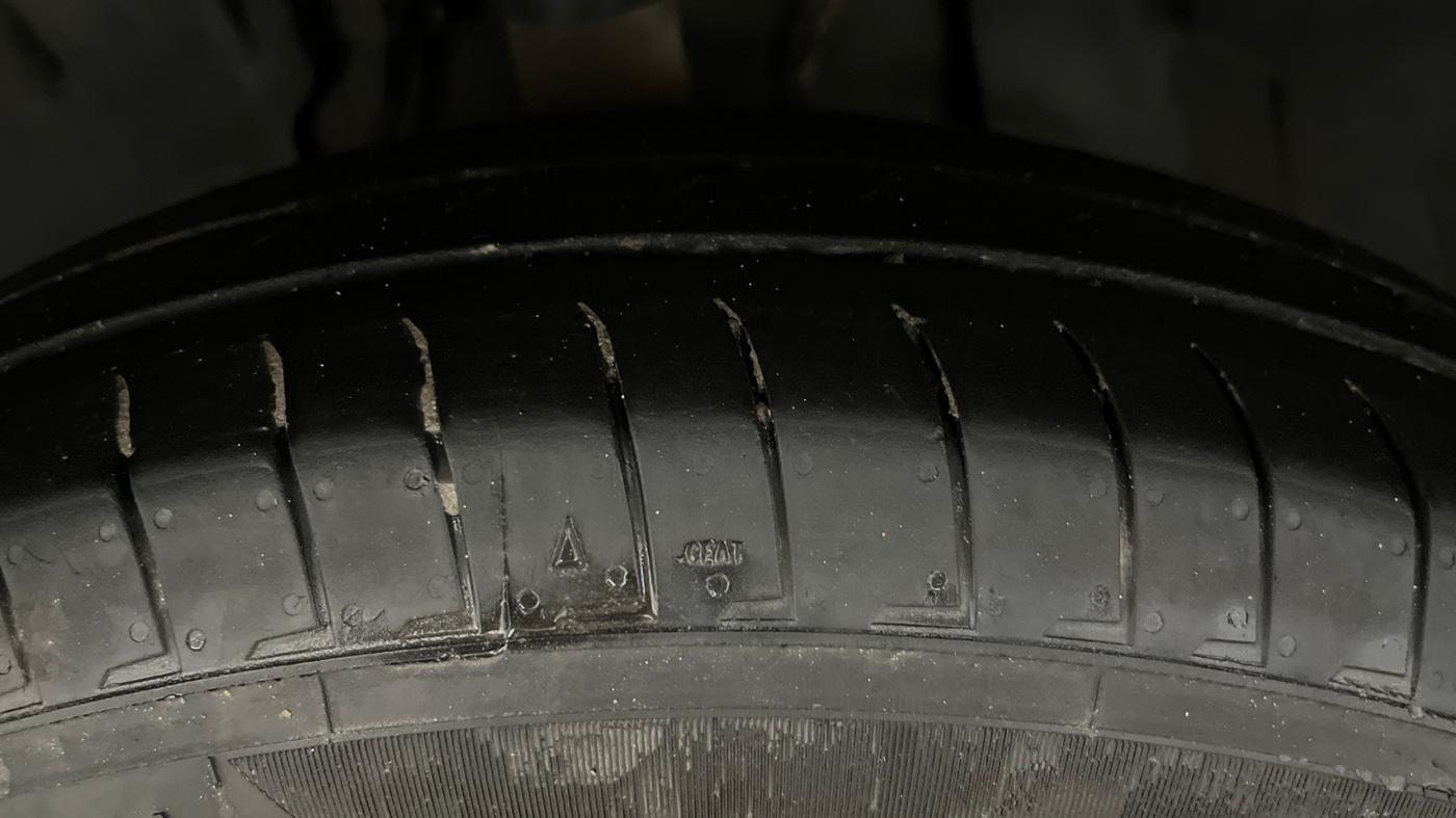 2022 Tata ALTROZ XE PETROL, Petrol, Manual, 63,587 km, Left Front Tyre Tread