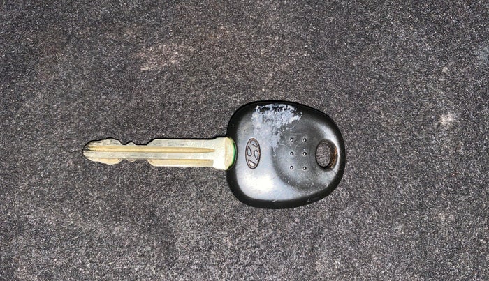 2014 Hyundai Eon ERA +, Petrol, Manual, 1,07,846 km, Key Close Up