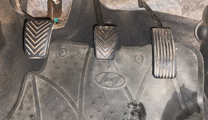 2014 Hyundai Eon ERA +, Petrol, Manual, 1,07,846 km, Pedals