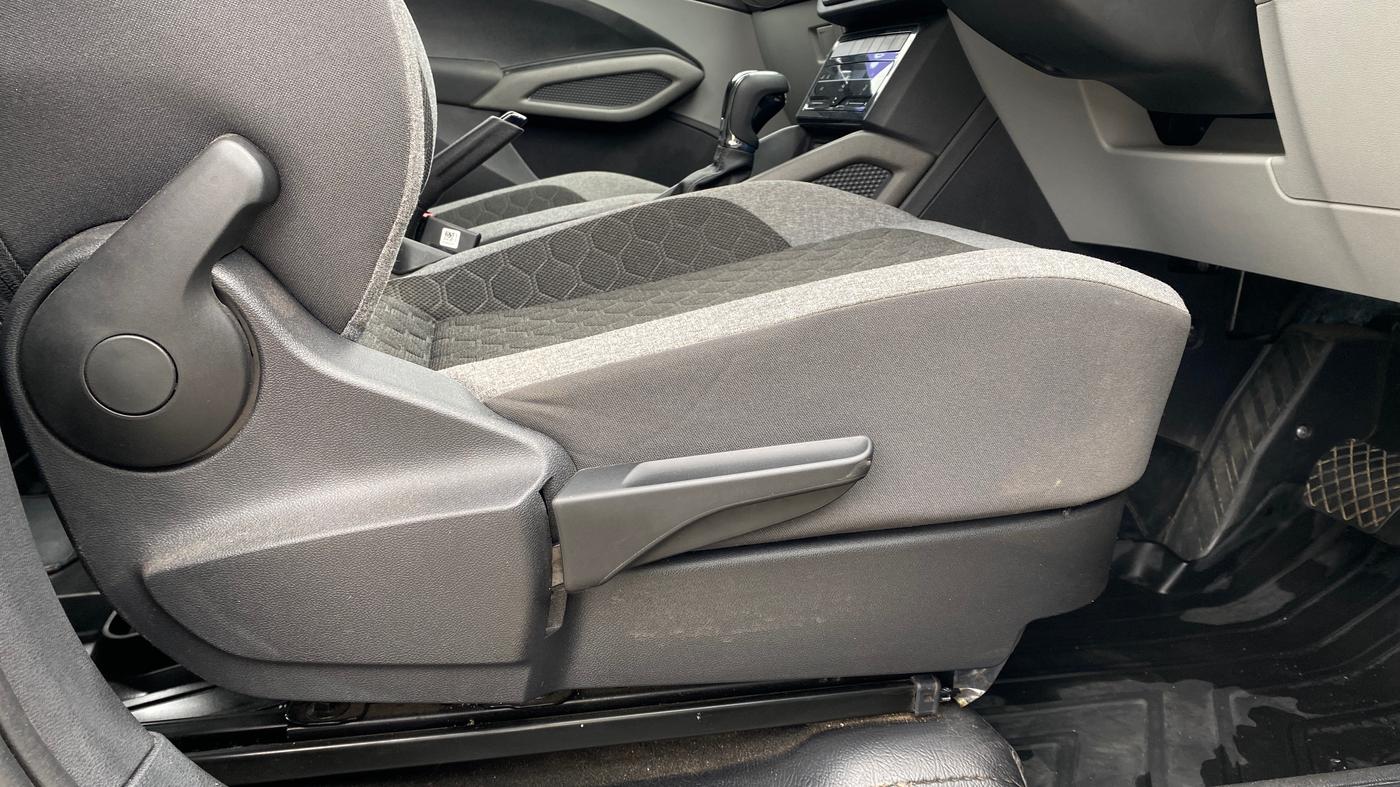 2025 Skoda Kylaq Signature Plus AT, Petrol, Automatic, 7,274 km, Driver Side Adjustment Panel
