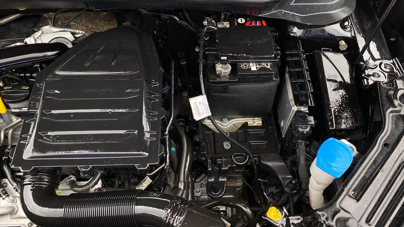 2025 Skoda Kylaq Signature Plus AT, Petrol, Automatic, 7,274 km, Engine View - Left