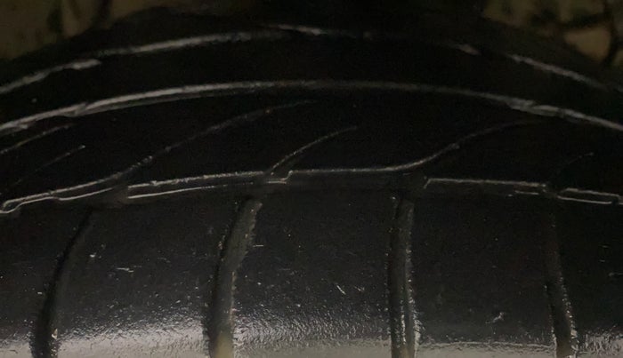 2016 Maruti S Cross ZETA 1.3, Diesel, Manual, 83,840 km, Right Front Tyre Tread