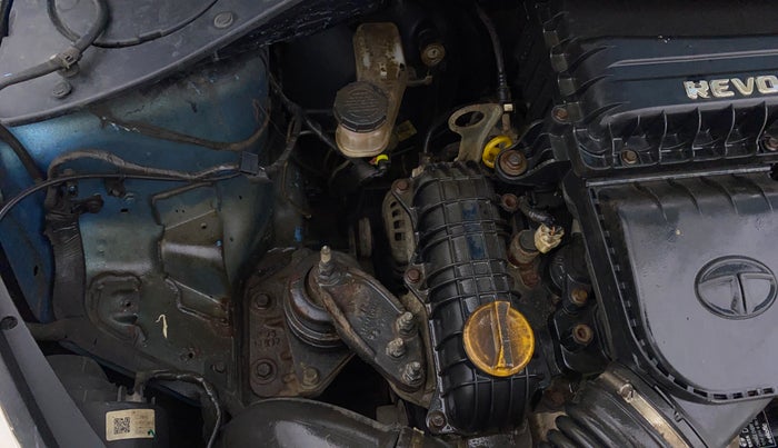 2017 Tata Tiago XT PETROL, Petrol, Manual, 26,307 km, Engine View - Right