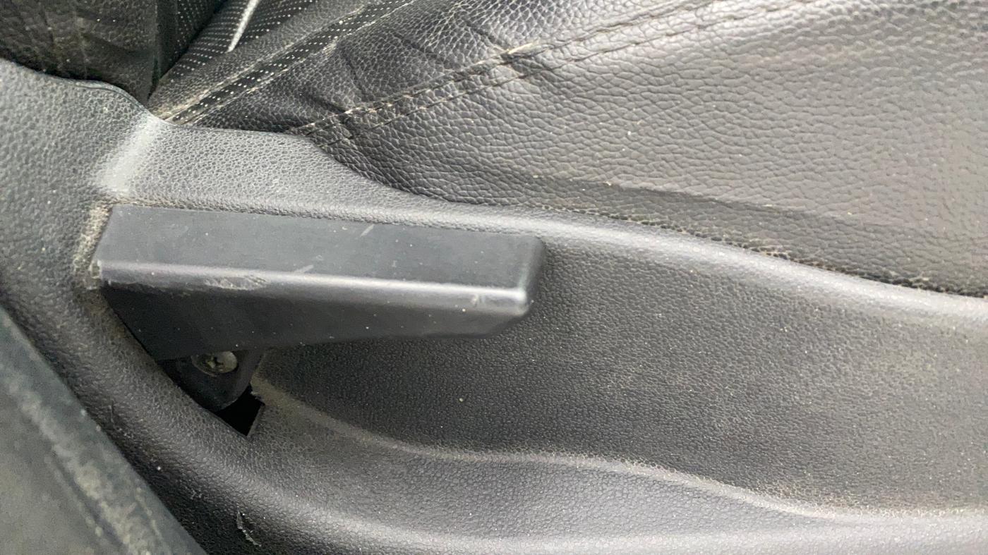2017 Tata Tiago XT PETROL, Petrol, Manual, 26,307 km, Driver Side Adjustment Panel