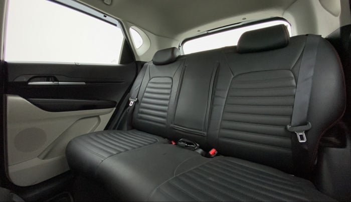 2021 KIA SONET HTX 1.0 IMT, Petrol, Manual, 15,437 km, Right Side Rear Door Cabin