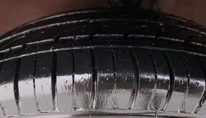 2013 Maruti Alto 800 LXI, Petrol, Manual, 32,417 km, Left Front Tyre Tread