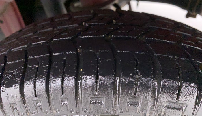 2013 Maruti Alto 800 LXI, Petrol, Manual, 32,417 km, Left Rear Tyre Tread