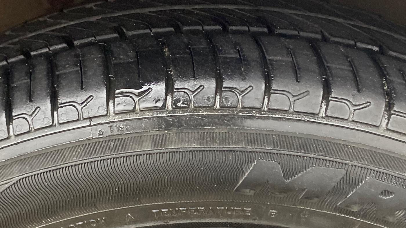 2017 Maruti Alto K10 VXI (O) AMT, Petrol, Automatic, 51,332 km, Right Front Tyre Tread
