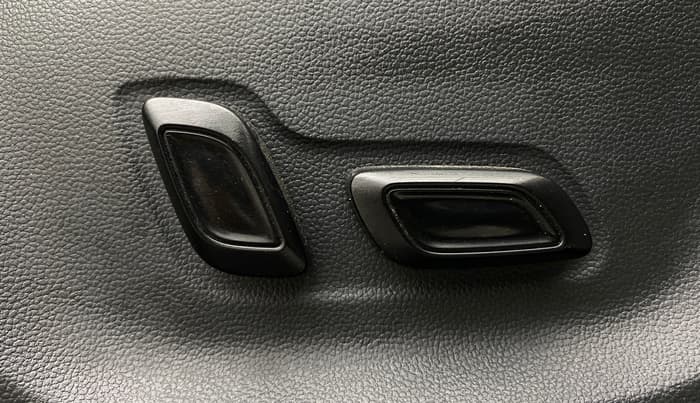 2022 MG ASTOR SAVVY 1.5 CVT S RED, Petrol, Automatic, 44,293 km, Driver Side Adjustment Panel