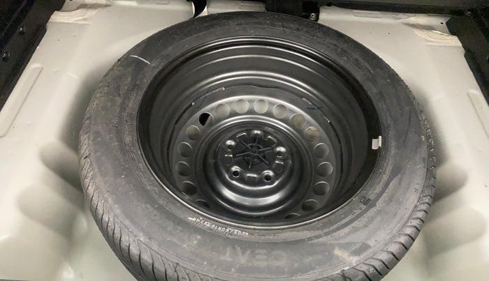 2022 Maruti Vitara Brezza LXI, Petrol, Manual, 19,841 km, Spare Tyre