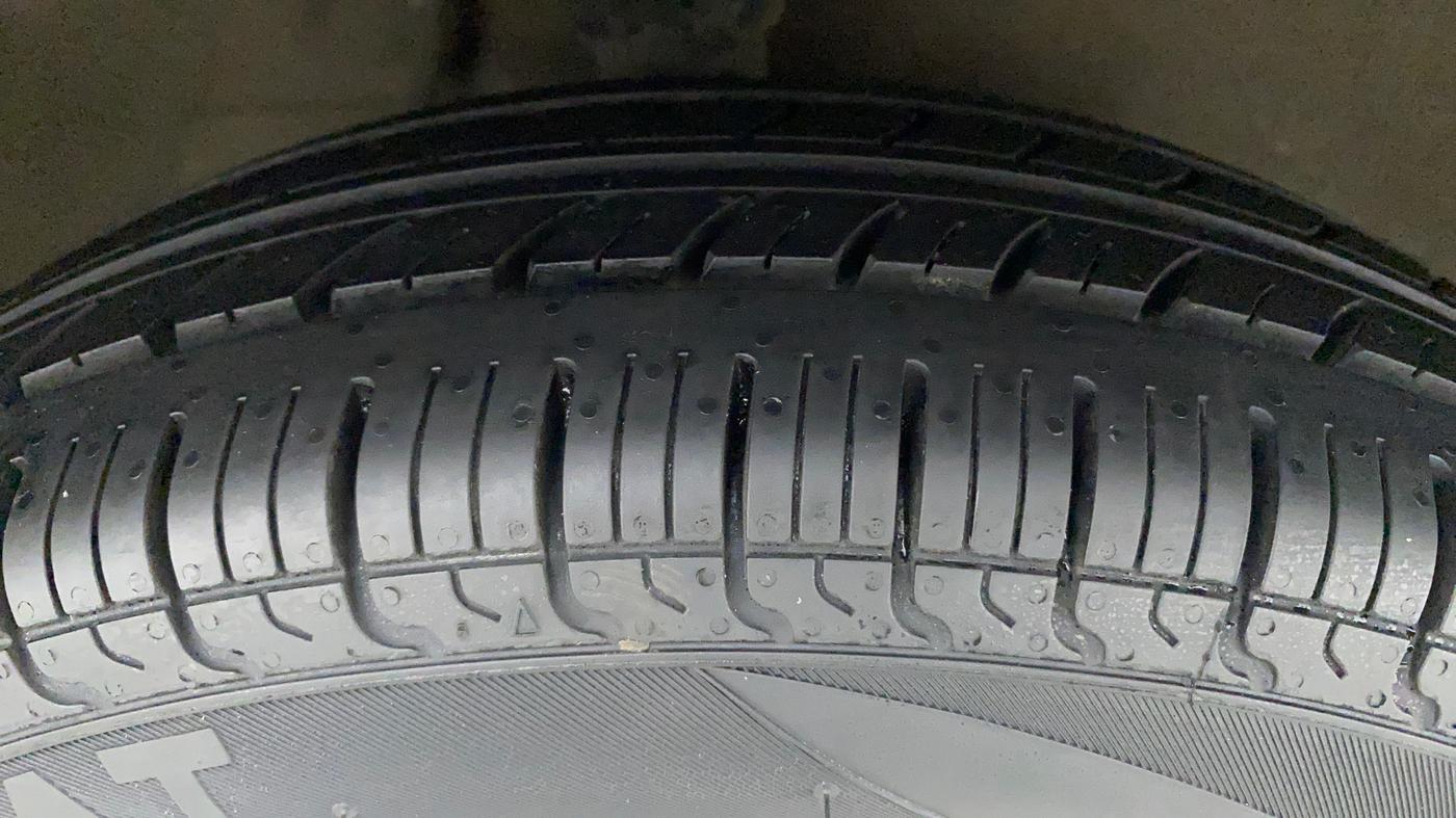 2018 Maruti Alto 800 VXI, Petrol, Manual, 63,776 km, Right Front Tyre Tread