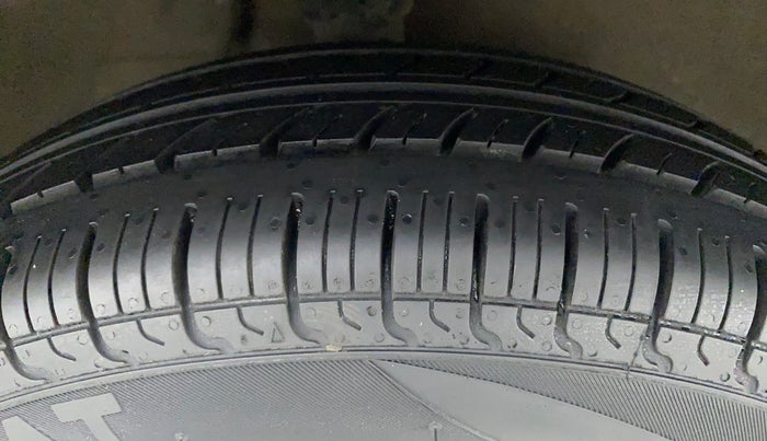 2018 Maruti Alto 800 VXI, Petrol, Manual, 63,776 km, Right Front Tyre Tread