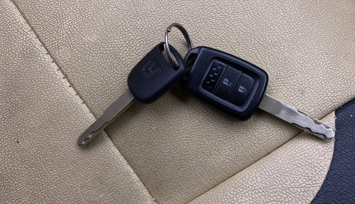 2019 Honda Amaze 1.2L I-VTEC S CVT, Petrol, Automatic, 83,317 km, Key Close Up