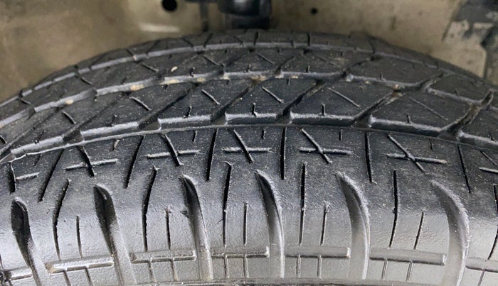 2012 Maruti Swift Dzire VXI, Petrol, Manual, 57,146 km, Right Front Tyre Tread