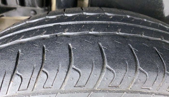 2012 Maruti Swift Dzire VXI, Petrol, Manual, 57,146 km, Right Rear Tyre Tread
