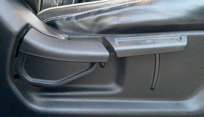 2019 Hyundai VENUE SX PLUS 1.0 TURBO DCT, Petrol, Automatic, 37,695 km, Driver Side Adjustment Panel