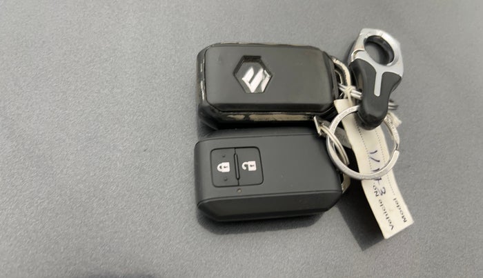 2023 Maruti Baleno  ZETA CNG 1.2L, CNG, Manual, 45,511 km, Key Close Up