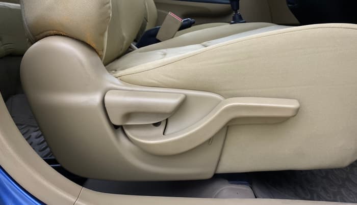 2014 Honda Amaze 1.2L I-VTEC S, CNG, Manual, 71,699 km, Driver Side Adjustment Panel