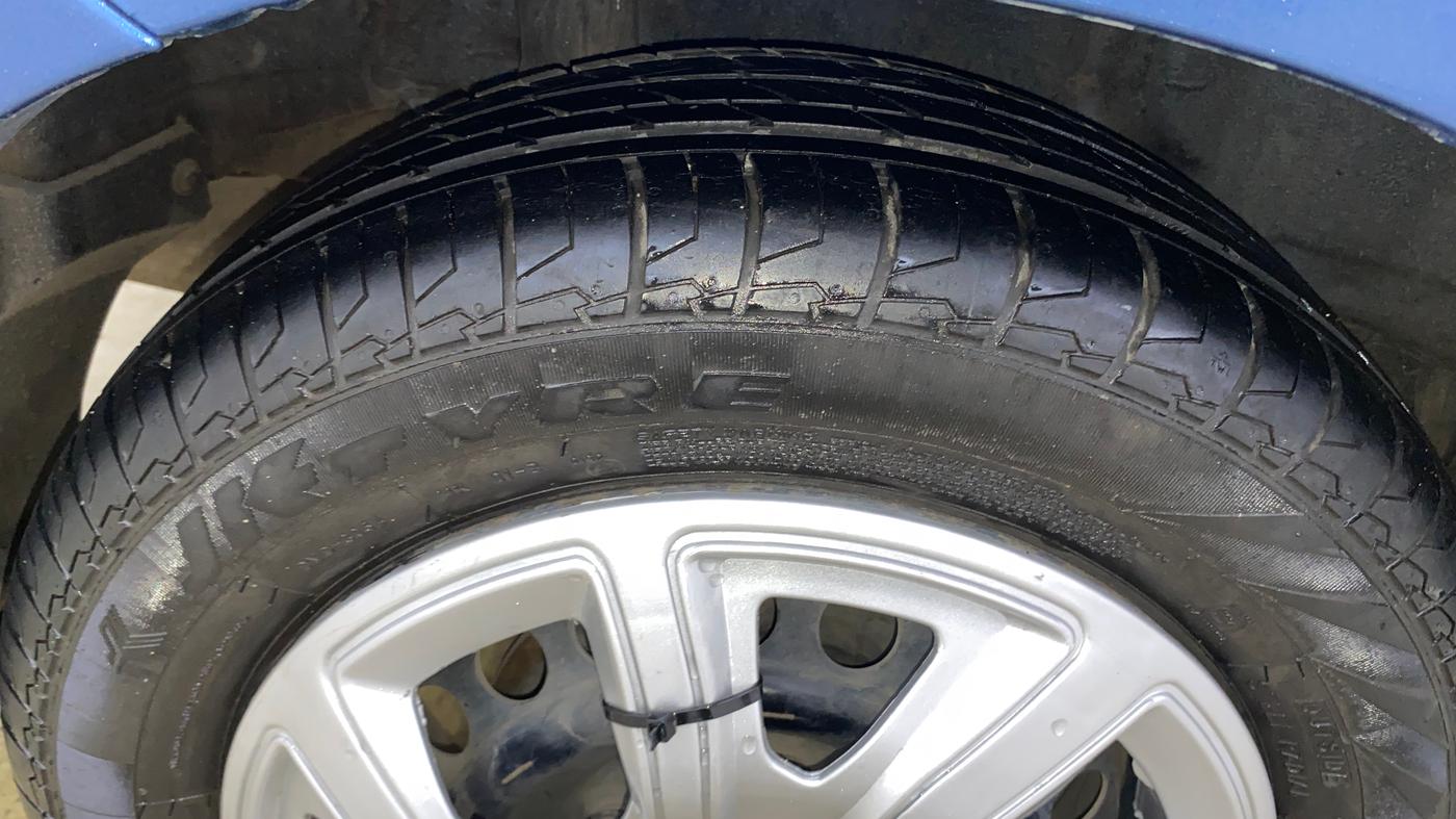 2014 Honda Amaze 1.2L I-VTEC S, CNG, Manual, 72,360 km, Right Rear Tyre Tread