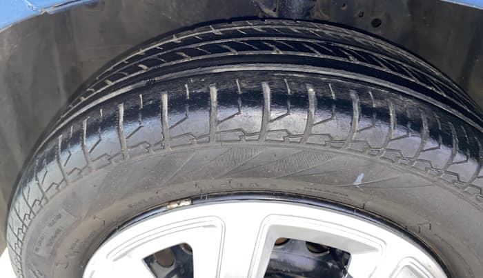 2014 Honda Amaze 1.2L I-VTEC S, CNG, Manual, 71,699 km, Left Front Tyre Tread