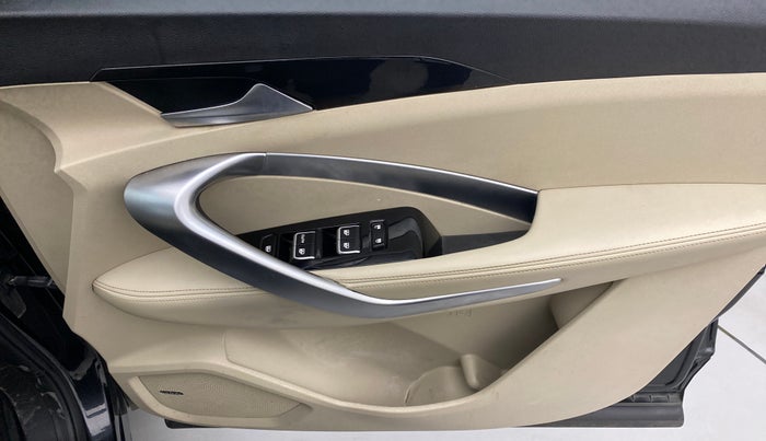 2021 MG HECTOR SHARP 2.0 DIESEL, Diesel, Manual, 85,590 km, Driver Side Door Panels Control