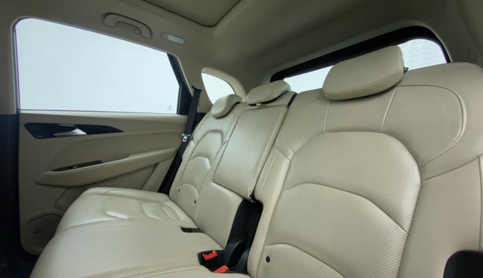 2021 MG HECTOR SHARP 2.0 DIESEL, Diesel, Manual, 85,590 km, Right Side Rear Door Cabin