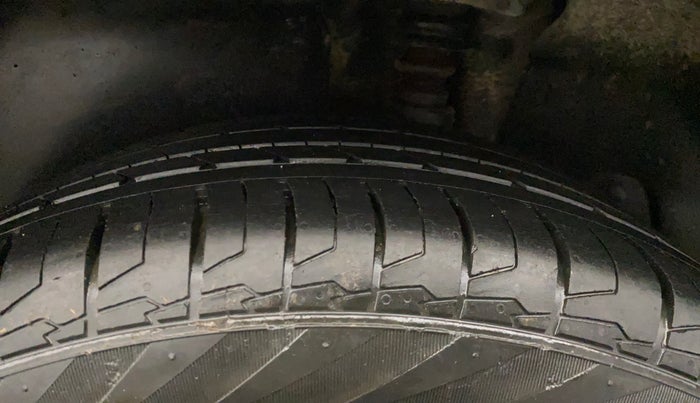 2021 Hyundai Creta SX EXECUTIVE 1.5 PETROL, Petrol, Manual, 27,201 km, Left Rear Tyre Tread