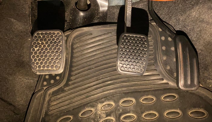 2016 Maruti Alto 800 LXI, Petrol, Manual, 27,024 km, Pedals