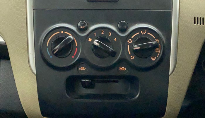 2017 Maruti Wagon R 1.0 LXI CNG, CNG, Manual, 98,707 km, AC Unit - Directional switch has minor damage