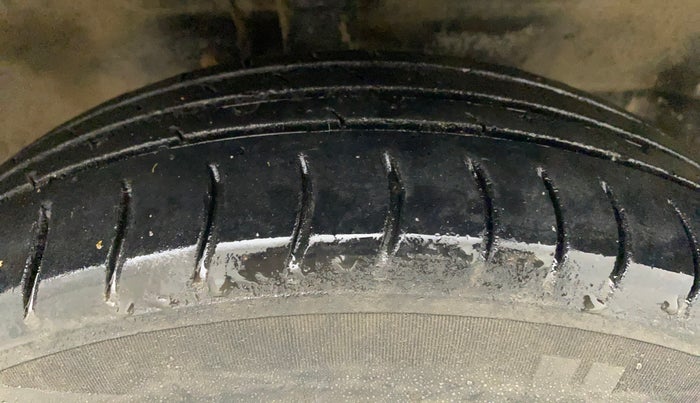 2017 Maruti Wagon R 1.0 LXI CNG, CNG, Manual, 98,707 km, Right Front Tyre Tread