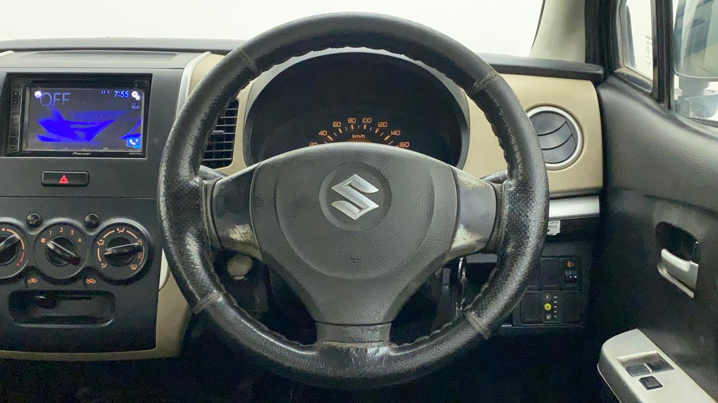 2017 Maruti Wagon R 1.0 LXI CNG, CNG, Manual, 98,707 km, Steering Wheel Close Up
