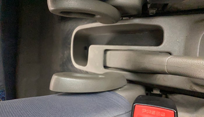 2014 Hyundai i10 SPORTZ 1.1, Petrol, Manual, 1,11,771 km, Driver Side Adjustment Panel