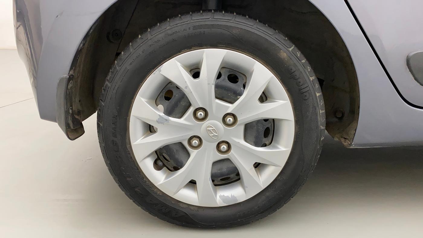 2015 Hyundai Grand i10 SPORTZ 1.2 KAPPA VTVT, Petrol, Manual, 31,234 km, Right Rear Wheel