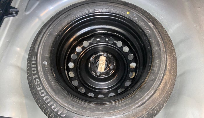 2022 Hyundai NEW I20 ASTA 1.2 MT, Petrol, Manual, 29,690 km, Spare Tyre