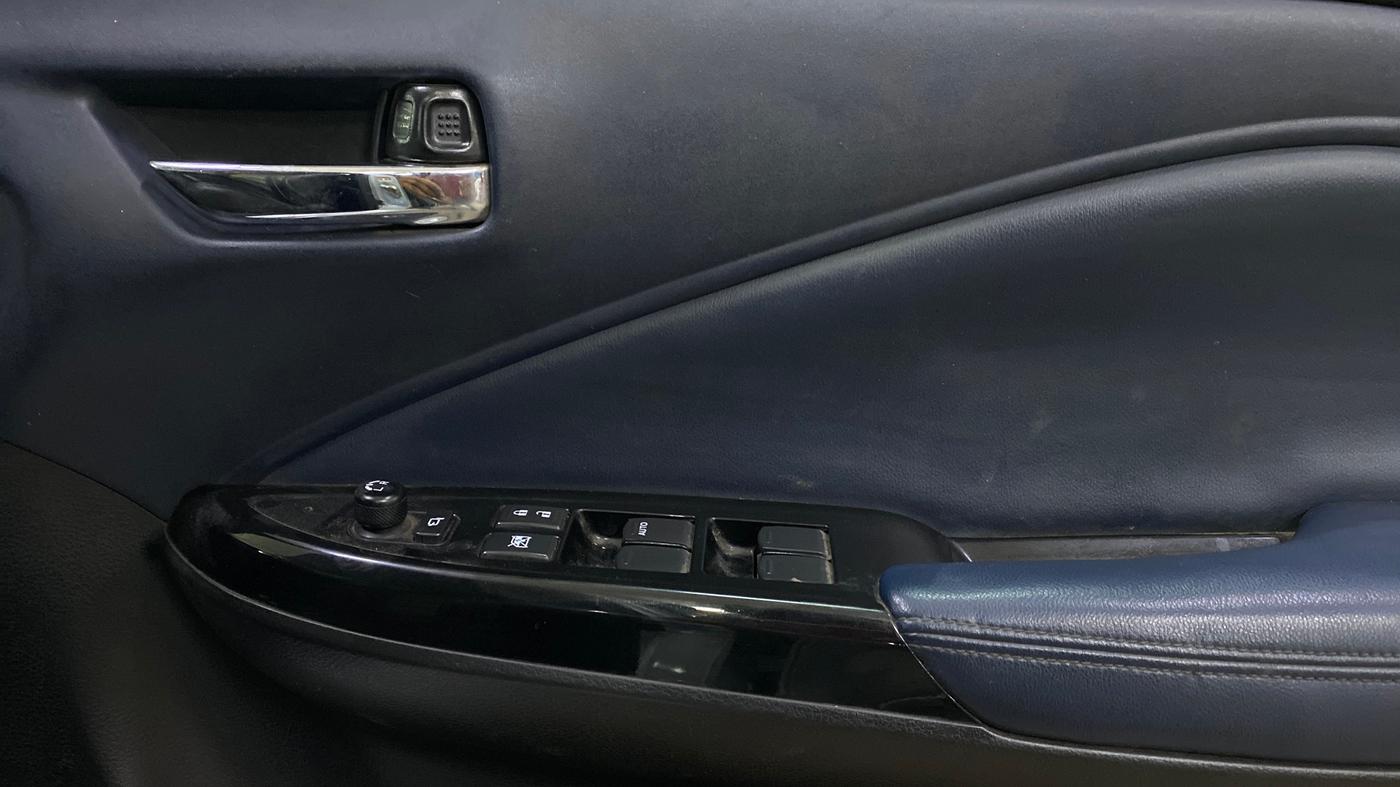 2022 Maruti Baleno ALPHA PETROL 1.2, Petrol, Manual, 42,379 km, Driver Side Door Panels Control