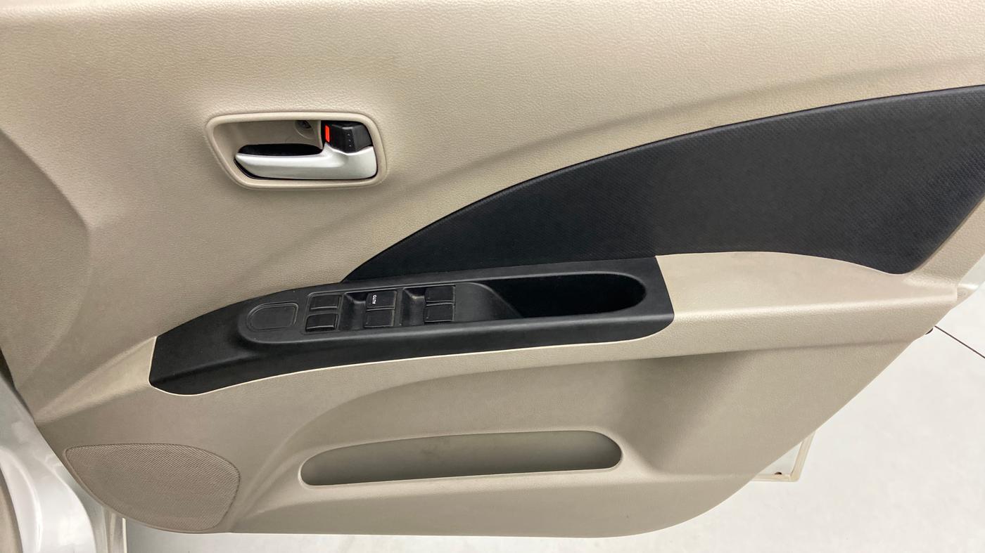 2016 Maruti Celerio VXI, Petrol, Manual, 97,726 km, Driver Side Door Panels Control