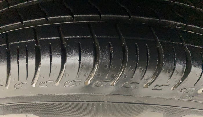 2022 Maruti S PRESSO VXI, Petrol, Manual, 8,373 km, Right Front Tyre Tread